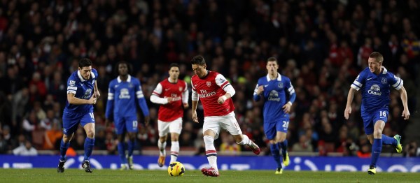  贝托闪电反击得手，乌德勒支旧将助狼队擒埃弗顿